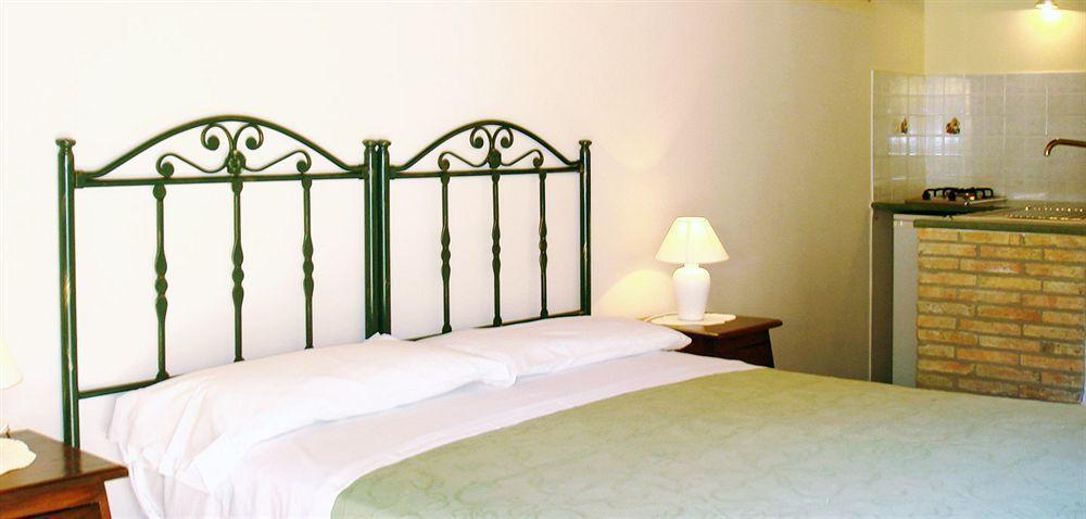 B&B Dolce Casa Syracuse Exterior photo