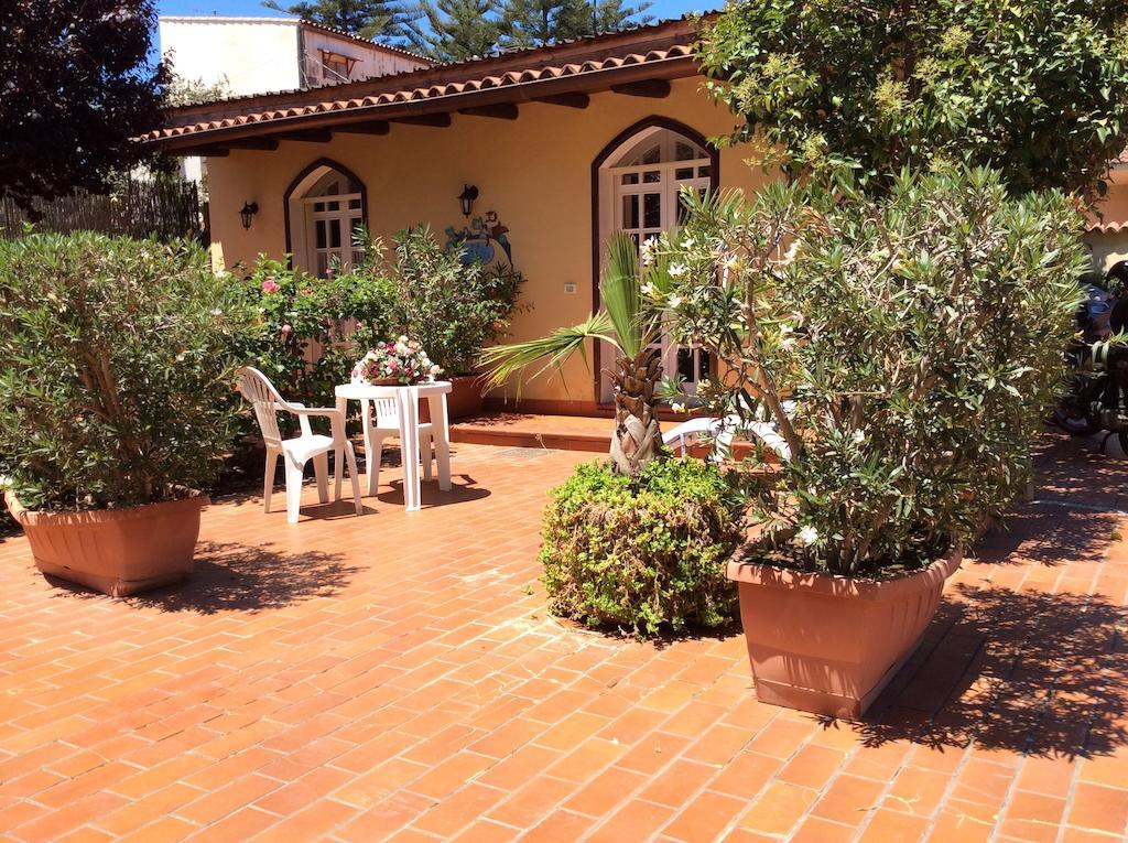 B&B Dolce Casa Syracuse Exterior photo